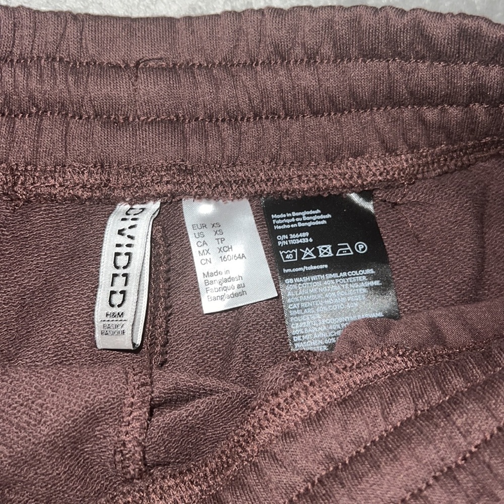 H&M Shorts - Picture 2 of 3